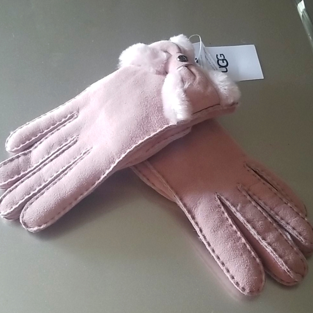 Ugg gloves